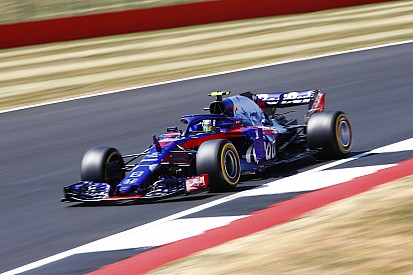 Toro Rosso losing "crazy" time on the straights - Gasly