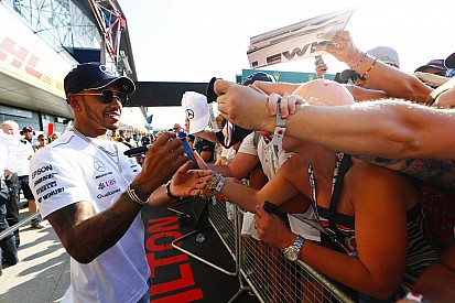 Hamilton: Silverstone, Nordschleife kadar tümsekli