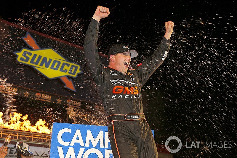 Sauter "not looking for fights," but ready to defend 2016 crown