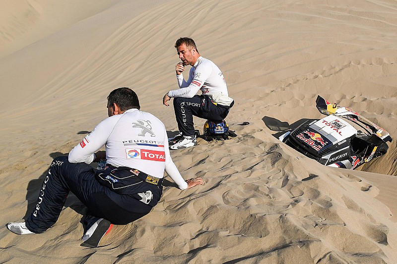 Loeb rassegnato: "Forse era l'ultima chance di vincere la Dakar..."