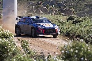 Neuville batte Ogier nella Power Stage e trionfa in Sardegna per 0"7