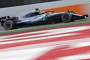 Hamilton lidera último dia com melhor tempo dos testes