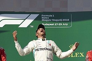 Így vette át a vezetést Hamilton a bajnokságban: videós grafikon