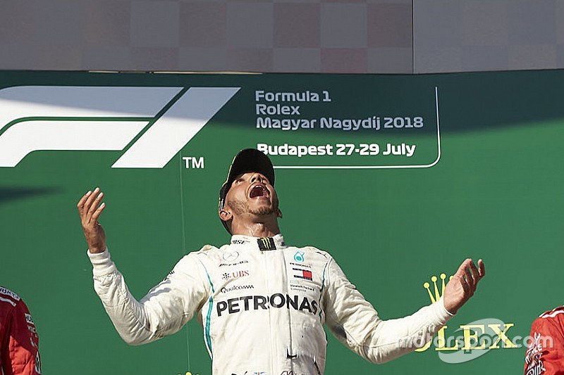 Így vette át a vezetést Hamilton a bajnokságban: videós grafikon