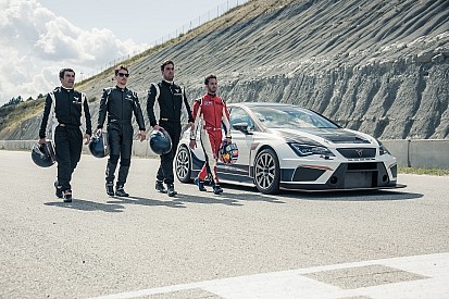 VÍDEO: Lorenzo e Dovizioso pilotam Cupra TCR em Castellolí