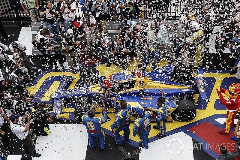 Race winner Alexander Rossi, Andretti Autosport Honda