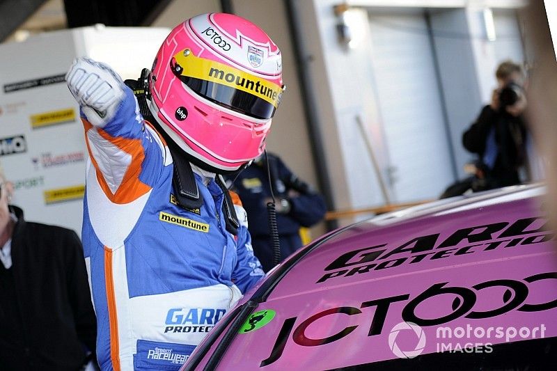 Race winner Sam Tordoff, Motorbase Performance Ford Focus