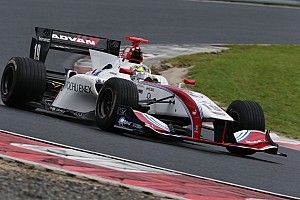 Okayama Super Formula: Sekiguchi beats Kobayashi in wet qualifying