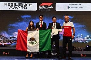 Jóvenes mexicanos ganan premios en competencia de "F1 in Schools"