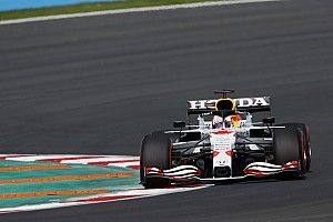 F1トルコFP1:首位はハミルトン、“ホンダF1”特別カラーのフェルスタッペンが2番手で追う、角田はトラブルもあり18番手