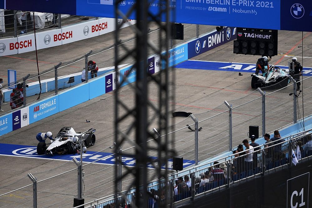Tiga Kandidat Juara Formula E Mundur dalam Empat Menit