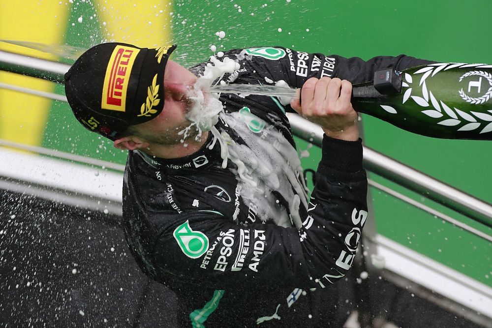Course - Bottas tranquille devant Verstappen, Hamilton limite la casse