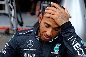 VIDEO: Lewis Hamilton botst met Fernando Alonso bij start GP België