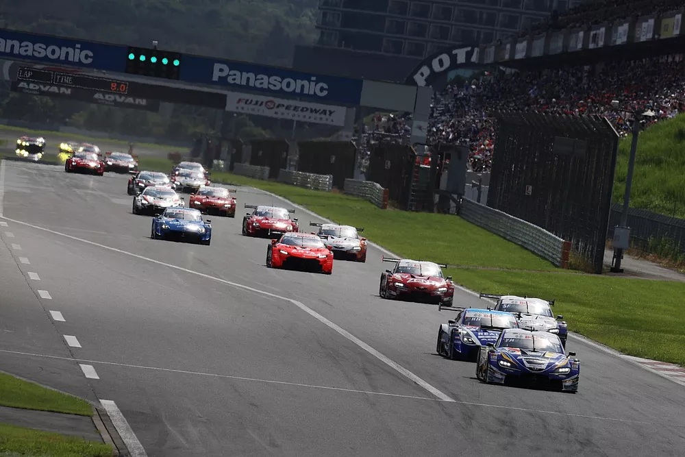 GT500 start action