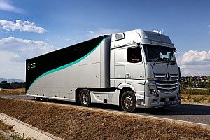Truk Tim Mercedes F1 Mampu Kurangi Emisi Hingga 89%