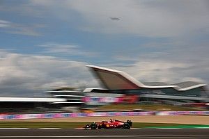 Sainz lidera sobre Hamilton la FP2 de Silverstone; Alonso, 6º