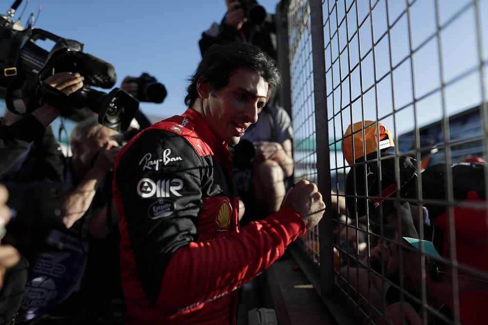 Sainz: "Halo, pazar günü iki kişinin hayatını kurtardı"