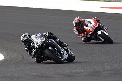 Para Viñales es "extraño" su diferencia de ritmo entre el warm up y la carrera