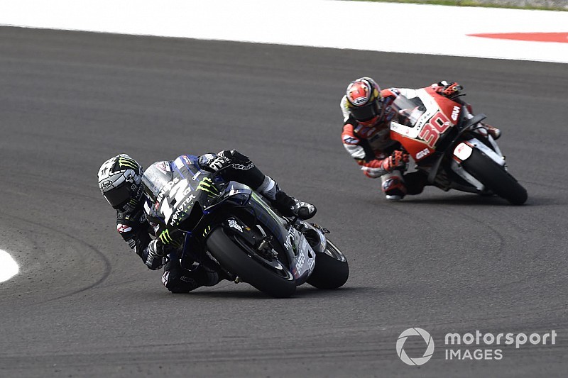 Para Viñales es "extraño" su diferencia de ritmo entre el warm up y la carrera