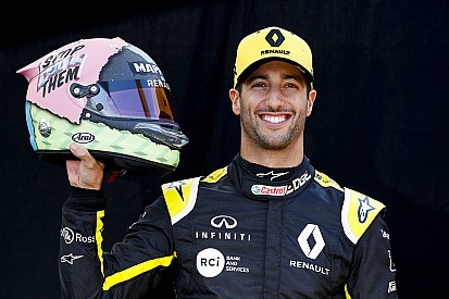 Ricciardo présente son nouveau casque