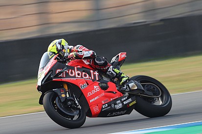 Fotogallery SBK: la Ducati domina le prime libere di Buriram con Bautista