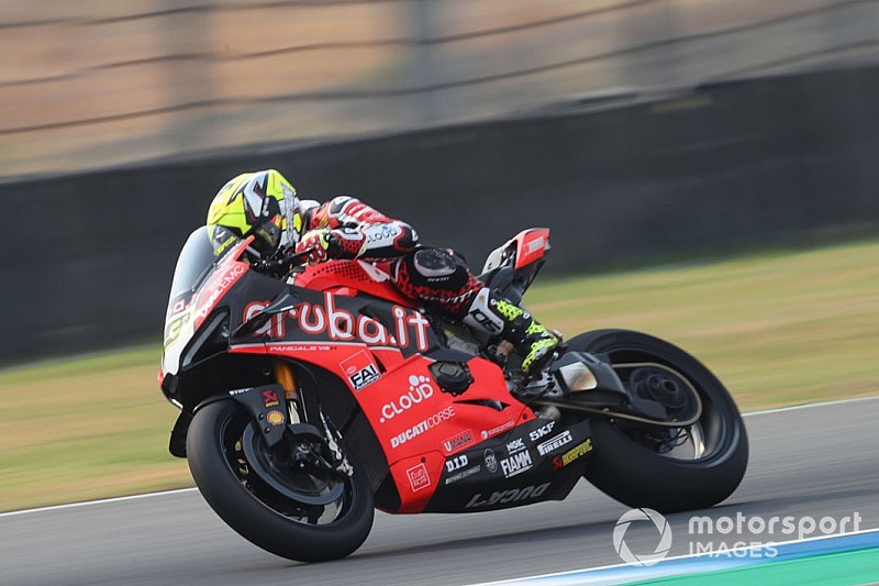 Fotogallery SBK: la Ducati domina le prime libere di Buriram con Bautista