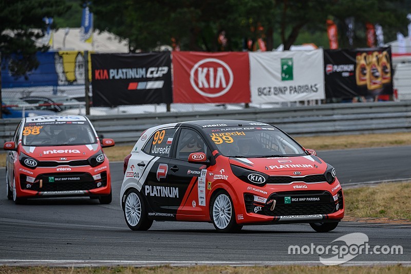 Wyścigowe emocje na Poznań Motor Show