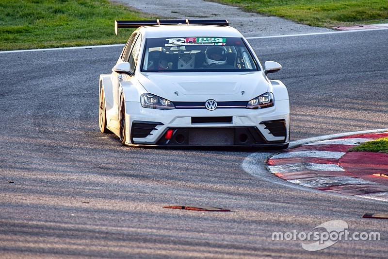 Andrea Mabellini debutta nel TCR DSG Endurance con la Volkswagen