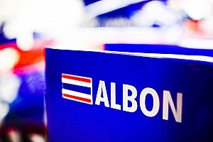 Элбон о переходе в Red Bull. И о плавках