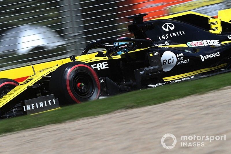 Ricciardo, afectado por un "extraño" problema con el cinturón