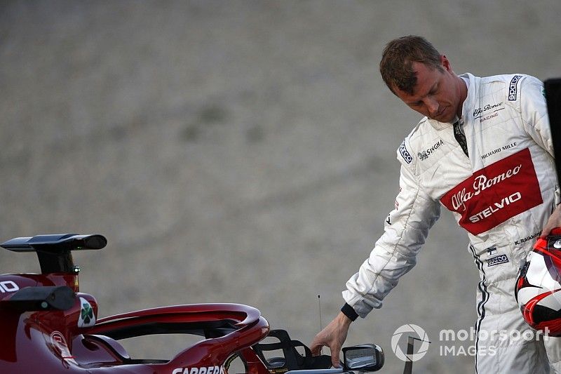 Así repara Raikkonen su propio asiento en Alfa Romeo F1