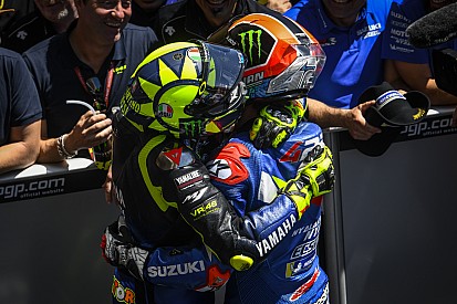 Rins: “Cuando tuve a Rossi delante no podía dejarle escapar”