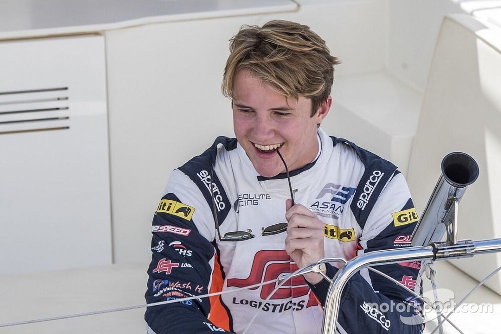 Smith to race in S5000 due to Eurocup delay
