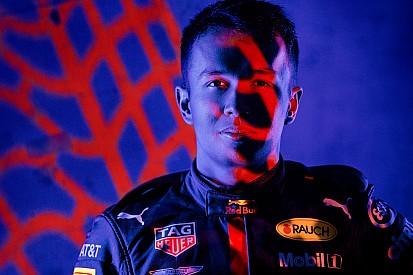 Albon: "Red Bull benim için bir hedef belirlemedi"