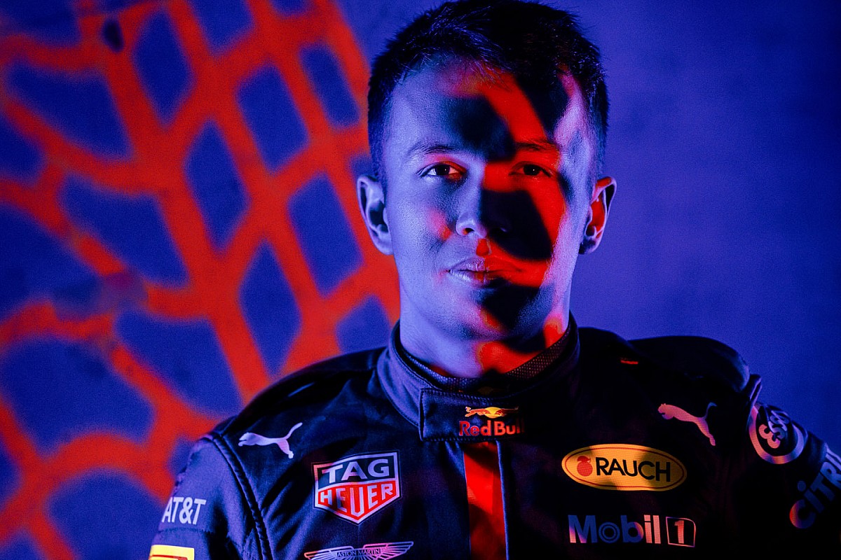 Albon: "Red Bull benim için bir hedef belirlemedi"