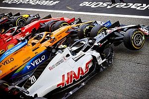 Magnussen nagyon kemény manővere Giovinazzi ellen – videóval