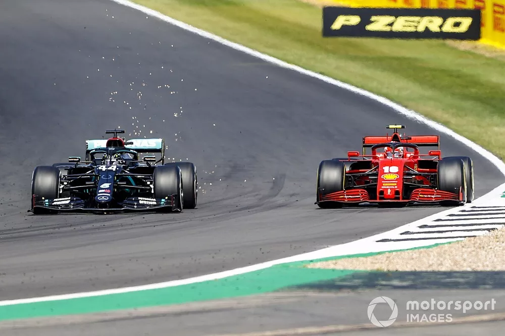 Lewis Hamilton, Mercedes F1 W11, Charles Leclerc, Ferrari SF1000