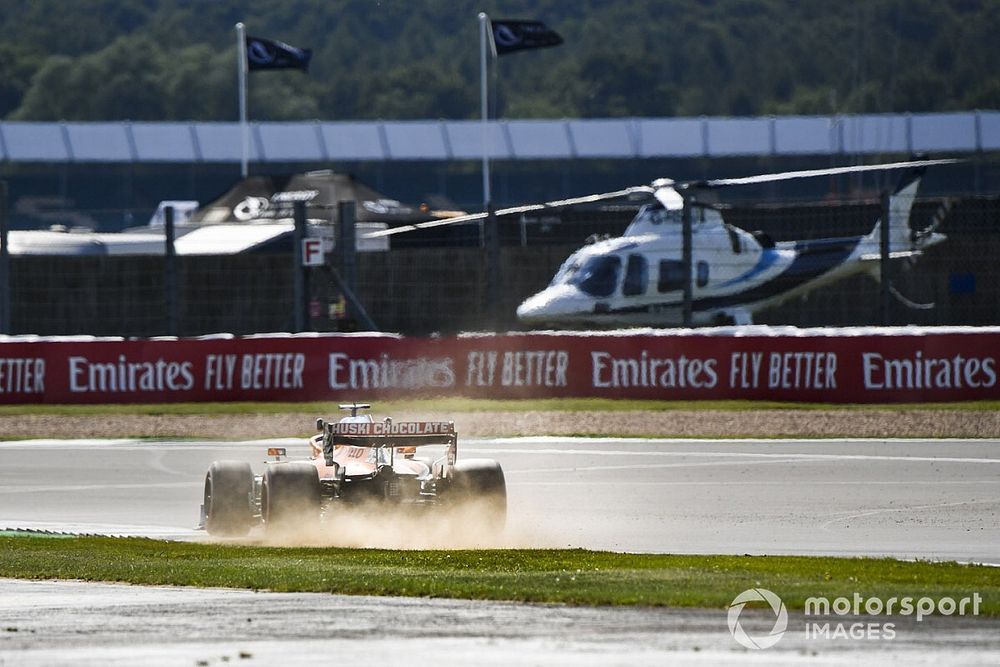 Sainz szerint jóval gyorsabbak a mai F1-es autók, mint a tv-ben látszik