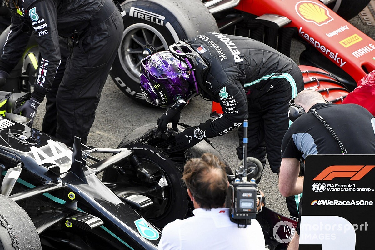 Hamilton culpa detritos na pista por falha dos pneus na última volta do GP da Grã-Bretanha