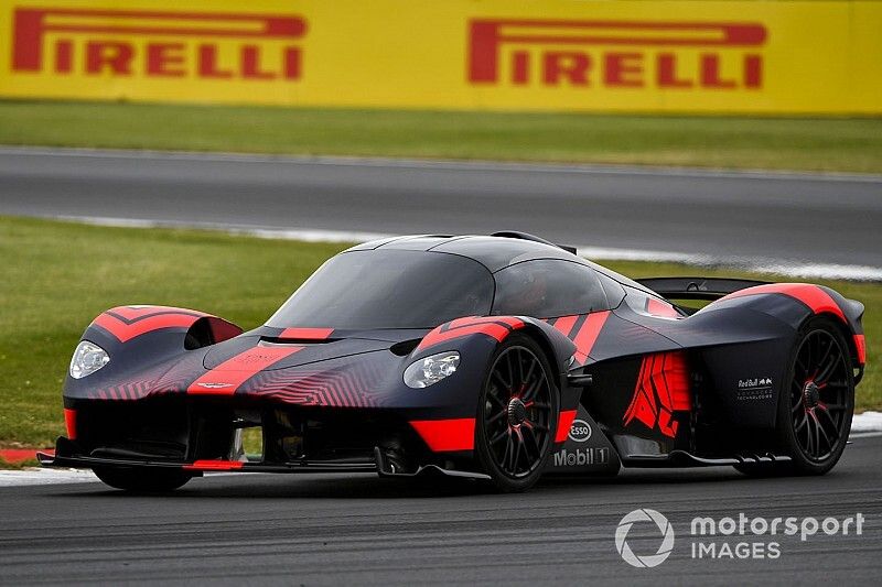 L'Aston Martin Valkyrie en piste pour la première fois