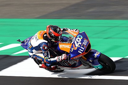 Silverstone Moto2: Fernandez kazandı, Marquez yarış dışı kaldı