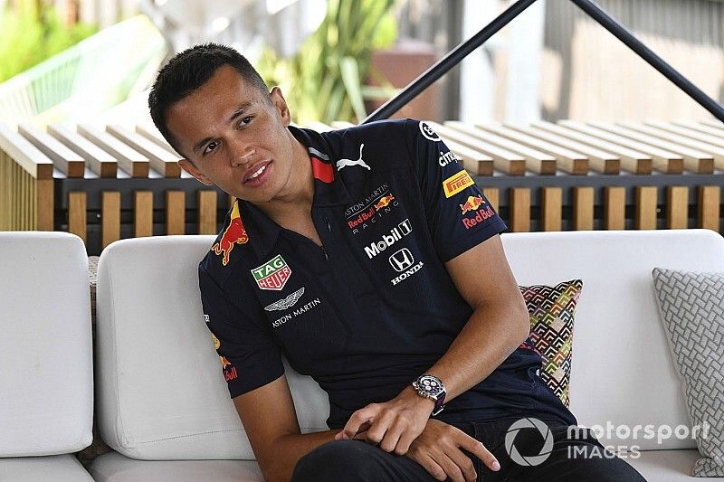 Albon elismerte, ő hibázott a hamiltonos incidensnél