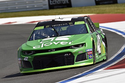 Caution for late wreck hands Kyle Larson Stage 1 win at Roval