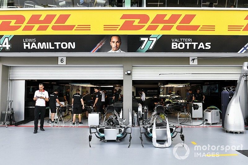 Mercedes ontslaat vier werknemers wegens discriminatie