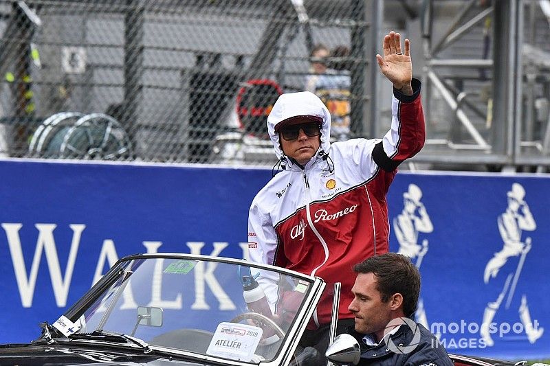 Kimi Raikkonen, Alfa Romeo Racing, on the drivers parade