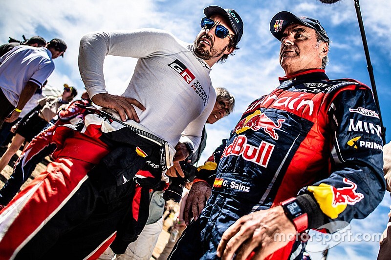 Sainz: Alonso lo tendrá difícil en el Dakar