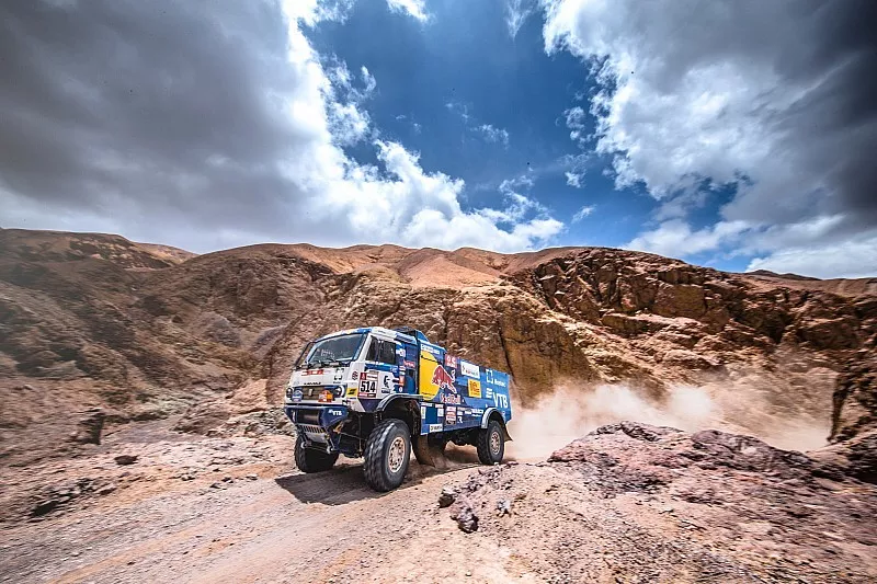 #514 Team Kamaz Master: Dmitry Sotnikov, Ilnur Mustafin, Dmitrii Nikitin