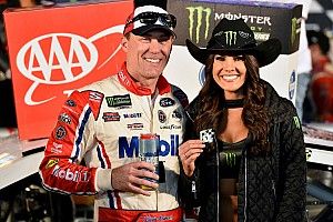 Dopo la squalifica in Texas Harvick non si arrende e centra la pole a Phoenix