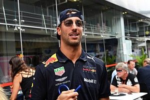 Sering masalah, Ricciardo: Rasanya seperti ditinju