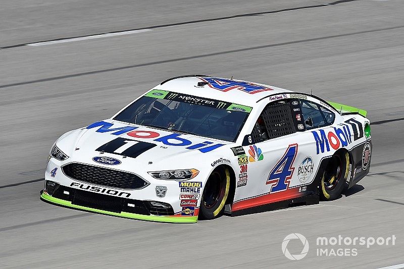 Kevin Harvick cruises to Stage 1 win at Texas